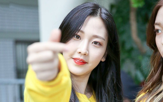 Netizen quan ngại về thành viên Momoland tạm ngừng hoạt động: 'Trời đất chao đảo và ngủ cũng có thể buồn nôn, cô ấy nên cẩn trọng' Ảnh 2