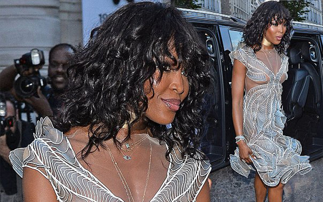Báo đen U50 Naomi Campbell sexy hết nấc với đầm mạng nhện đánh bật hàng loạt chân dài đàn em Ảnh 2