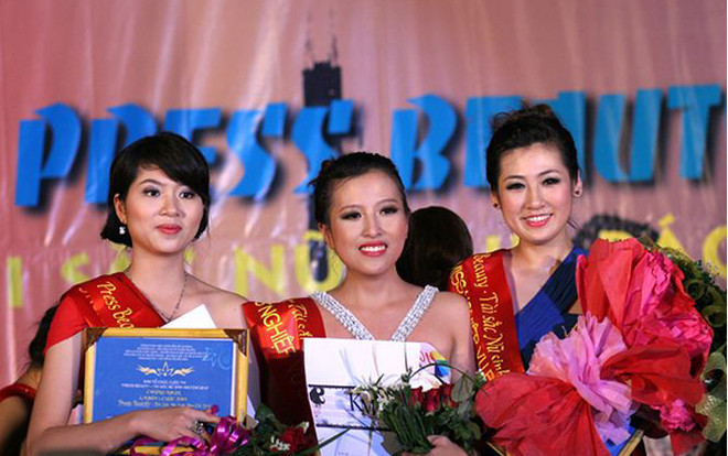 Tìm lại danh sách Hoa khôi trường báo, ngưỡng mộ thành công nhiều nữ sinh giành được sau khi đăng quang Ảnh 2