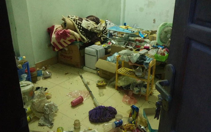 Rùng mình cảnh phòng trọ nữ sinh như 'bãi rác tại gia' ngay giữa ngày hè nóng nực Ảnh 2