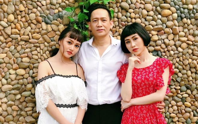 Khán giả 'đỏ mặt' trước cảnh nóng táo bạo từ Duy Mạnh cùng bộ đôi học trò Đông Nhi tại 'The Voice' Ảnh 2