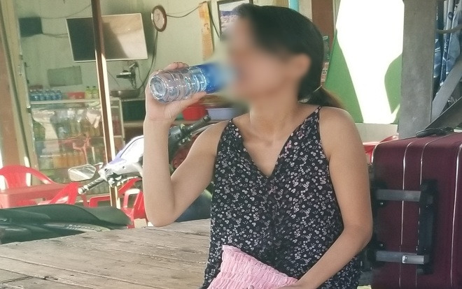 Người phụ nữ không mặc quần áo, có biểu hiện tâm thần nghi bị xe khách 'bỏ rơi' giữa đường Ảnh 2