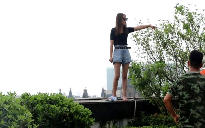 Phẫu thuật thẩm mỹ hỏng, cô gái ‘hận đời’ đòi tự tử Ảnh 2