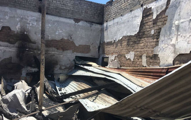 Nghi bị kẻ xấu phóng hỏa lúc nửa đêm, 7 người trong một gia đình may mắn thoát nạn Ảnh 2