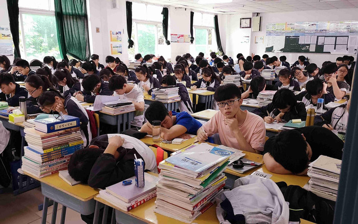 Chi tiết đấu trường thi cử khốc liệt ở Hàn - Trung: 2 đất nước có kỳ thi ĐH khốc liệt nhất thế giới Ảnh 2