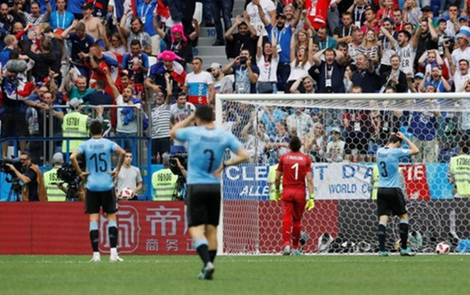 Thủ môn Muslera mắc sai lầm, dàn sao Uruguay bật khóc nhìn Pháp vào bán kết Ảnh 2