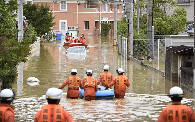Chùm ảnh mưa lũ kinh hoàng tại Nhật Bản khiến hơn 60 người chết Ảnh 2