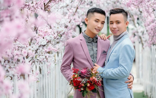 Bộ ảnh cưới 'mật ngọt' khiến chị em tiếc hùi hụi vì trai đẹp lại yêu nhau Ảnh 2