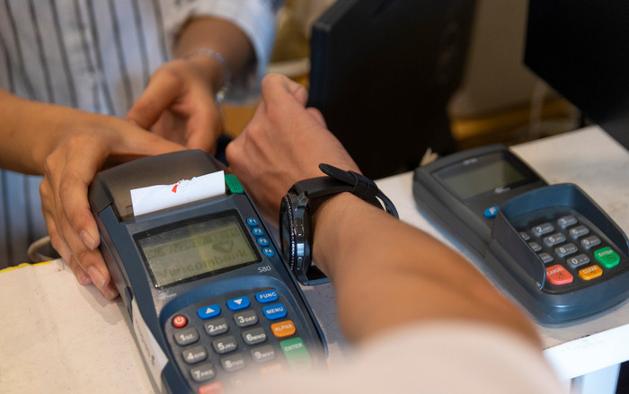 Trải nghiệm thanh toán bằng smartwatch Gear S3: Tiện nhưng vẫn còn hạn chế! Ảnh 2