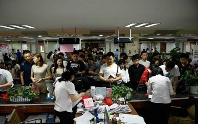 Kỳ thi đại học kết thúc, hàng loạt phụ huynh Trung Quốc ly hôn Ảnh 2