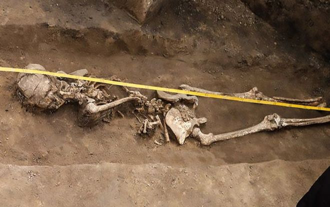 Phát hiện bộ xương 'phù thủy' bị chôn vùi từ 1600 năm trước Ảnh 2
