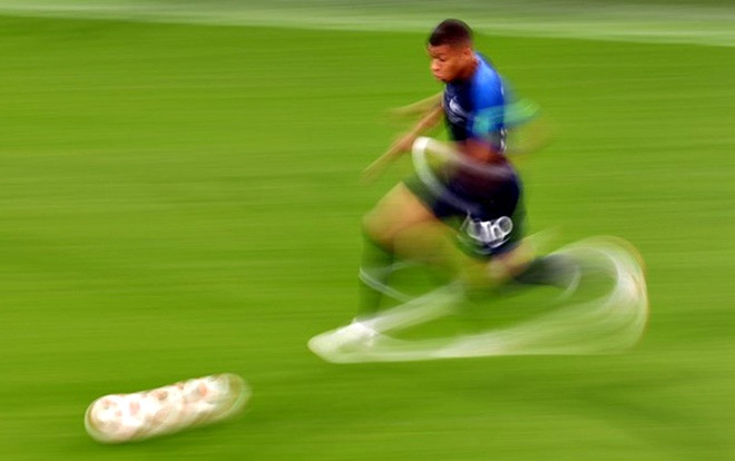 Mbappe: Ngôi sao sẽ lật đổ 'đế chế' Messi và Ronaldo Ảnh 2