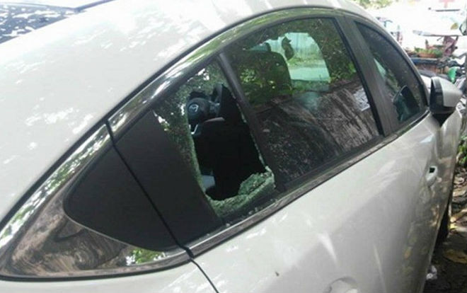 Người đàn ông tá hỏa phát hiện cửa kính xe ô tô bị đập vỡ, kiểm tra mất 2,8 tỷ đồng Ảnh 2