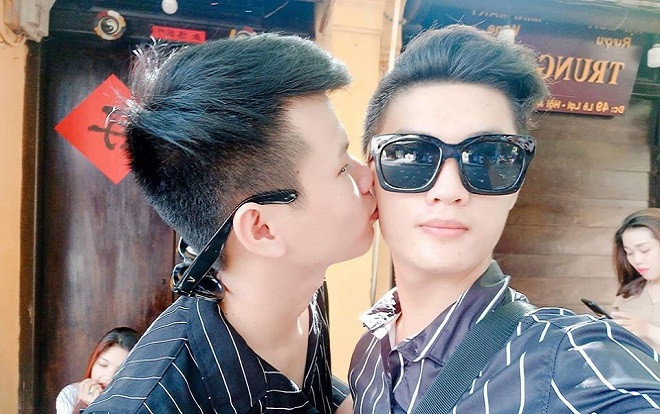 Chuyện tình cặp đồng tính nam 9X: Bố mẹ choáng váng khi biết con trai là gay trong ngày dẫn người yêu về ra mắt Ảnh 2