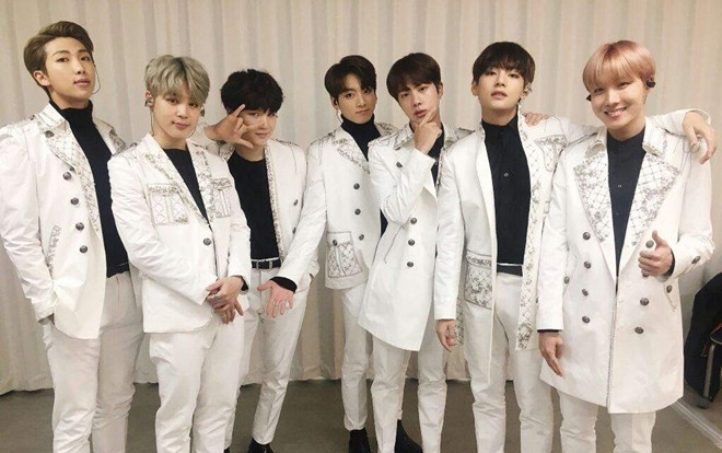 Album mới bán hơn 1 triệu bản, BTS trở thành nghệ sĩ đầu tiên được chứng nhận Million từ Gaon Ảnh 2