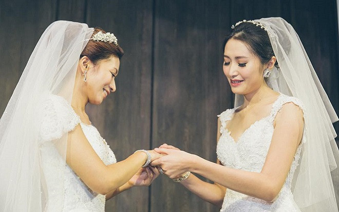 Hạnh phúc sau 11 năm yêu nhau trong lén lút của nữ nhân viên ngân hàng và bạn gái đồng tính Ảnh 2