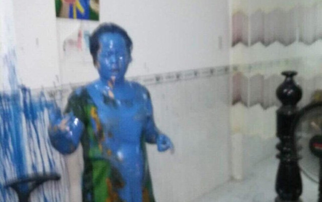 Công an truy lùng đối tượng tấn công nữ doanh nhân bằng 'bom sơn' Ảnh 2