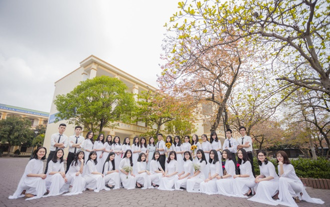 Thủ khoa khối C của Nghệ An: 'Học vừa đủ để còn chơi' Ảnh 2