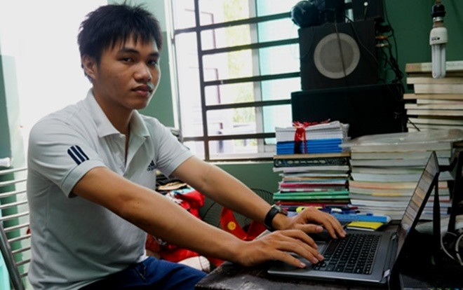 Thủ khoa không tắt máy tính ở Quảng Ngãi Ảnh 2