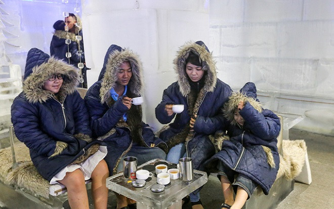 Chùm ảnh: Quán cà phê lạnh nhất Việt Nam ở Sài Gòn lúc nào cũng nườm nượp khách Ảnh 2