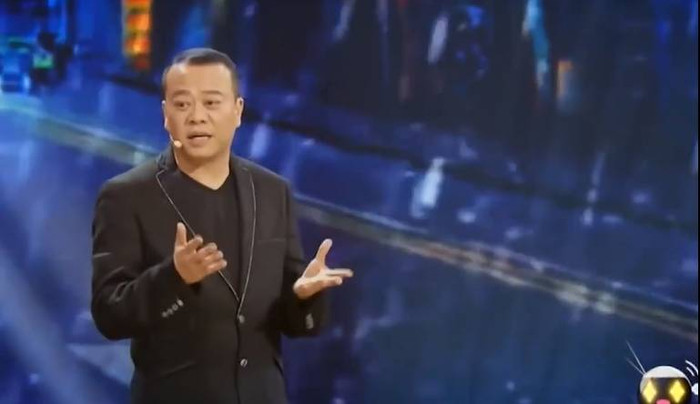 Clip Âu Dương Chấn Hoa khiến hàng triệu người khóc: 'Đừng lấy sự bận rộn làm cái cớ của bản thân'