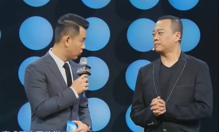Clip Âu Dương Chấn Hoa khiến hàng triệu người khóc: 'Đừng lấy sự bận rộn làm cái cớ của bản thân'