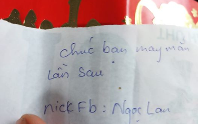 Vượt đường xa hơn 100km đi bê tráp, chàng trai 'số nhọ' nhận lì xì chỉ có tờ giấy ghi dòng chữ gây bức xúc Ảnh 2
