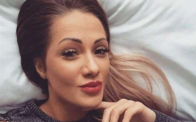 Nghi ngờ bạn trai lừa dối, người mẹ trẻ treo cổ ngay bên cạnh con gái Ảnh 2