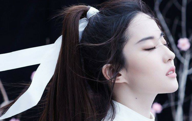 Massage ngực và khiêu vũ là thần dược thanh xuân cho Thần tiên tỷ tỷ Lưu Diệc Phi Ảnh 2