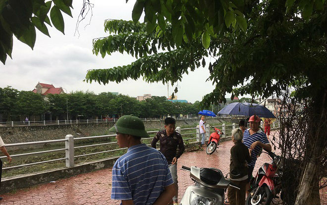 Bão số 3 vừa đi qua vài tiếng, thi thể người đàn ông bất ngờ nổi lên Ảnh 2