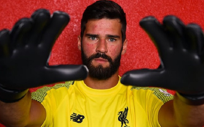 CHÍNH THỨC: Alisson trở thành thủ môn đắt giá nhất thế giới Ảnh 2