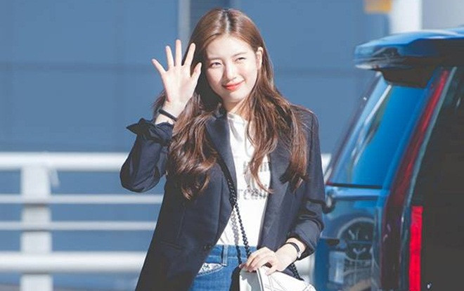 Hậu chia tay và lùm xùm vụ việc chủ studio tự tử, Suzy bất ngờ xuất hiện với diện mạo thế này đây! Ảnh 2