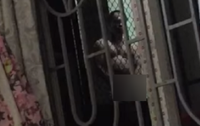 Tái mặt khi gặp hàng xóm biến thái, vừa 'tự sướng' vừa vẫy tay khiêu khích Ảnh 2