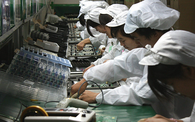 Chuyện đáng sợ ít người biết đằng sau cánh cổng nhà máy sản xuất iPhone tại Trung Quốc Ảnh 2