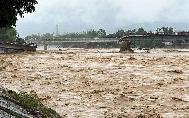 Chưa hết mưa lũ, áp thấp nhiệt đới lại chuẩn bị đổ bộ vào miền Bắc Ảnh 2