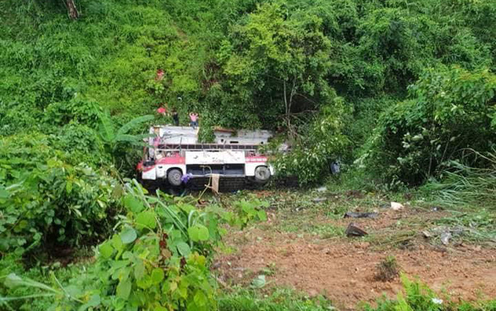 Vụ xe khách lao xuống vực ở Cao Bằng: Đã có tới 4 người chết, 15 người bị thương Ảnh 2