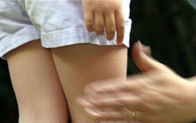 Hai anh em ruột bị tố dâm ô với bé gái 6 tuổi hàng xóm Ảnh 2