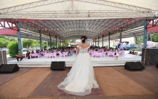 Chú rể chạy trốn đám cưới, cô dâu thẫn thờ thông báo trước quan khách Ảnh 2