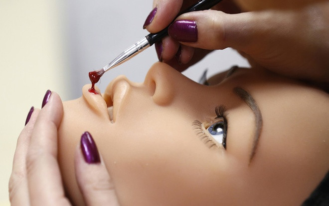 Búp bê tình dục đe dọa giống nòi Nhật Bản Ảnh 2