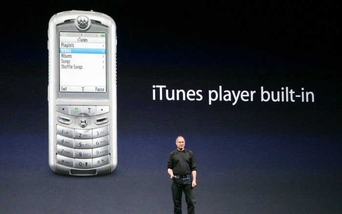 Không phải iPhone, đây mới là chiếc điện thoại đầu tiên của Apple và nó sẽ làm bạn bất ngờ Ảnh 2