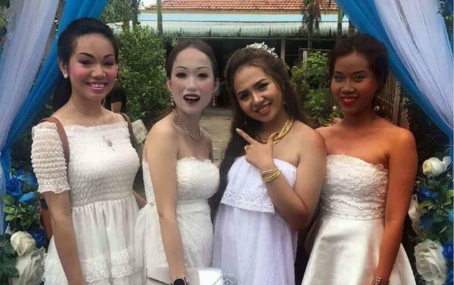 Sự thật bức ảnh ba cô gái trang điểm kinh dị đi ăn cưới bạn thân đang lan truyền trên mạng xã hội Ảnh 2