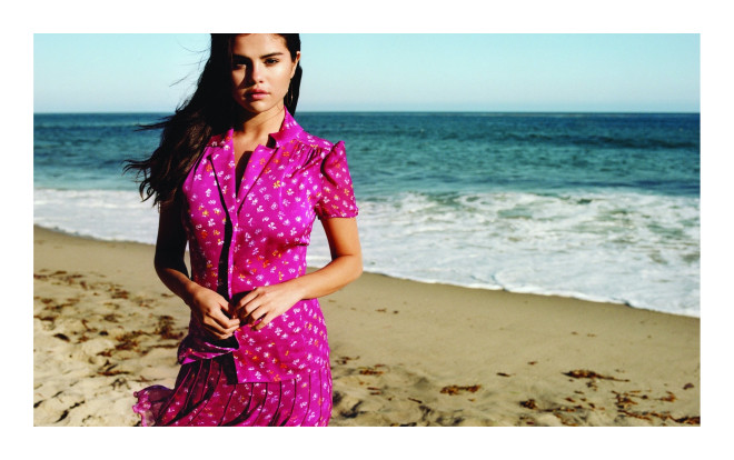 Diện xu hướng váy đồng cỏ đúng điệu như Selena Gomez Ảnh 2