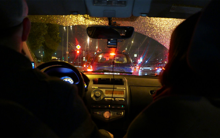 Tại sao kính trước của ô tô lại được lắp nghiêng? Lý do sẽ khiến bạn bất ngờ! Ảnh 2