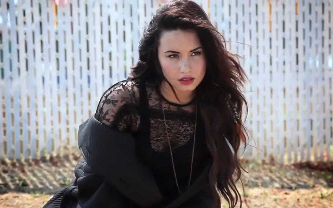 Demi Lovato đã cầu cứu từ trước, sao đến lúc này chúng ta mới giang tay giúp đỡ? Ảnh 2