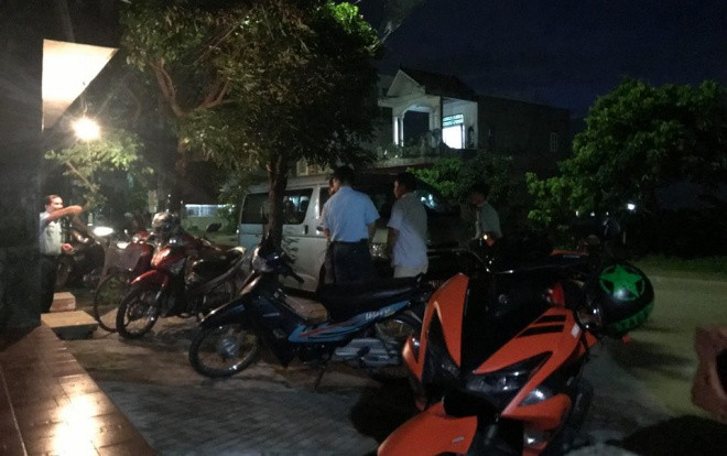 Vụ máy bay quân sự rơi tại Nghệ An: Mẹ khóc ngất, cha ngã qụy khi nghe tin con trai hy sinh Ảnh 2