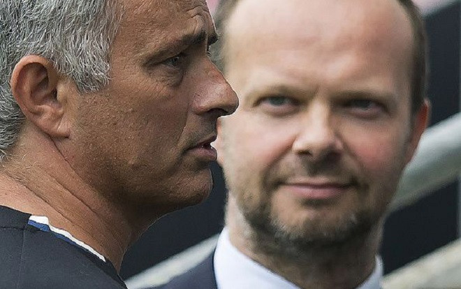 NÓNG: Mourinho gây hấn với Phó chủ tịch, nội bộ MU rối loạn Ảnh 2