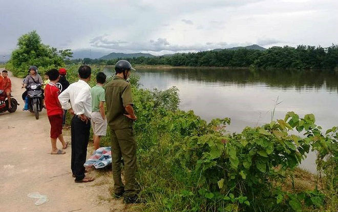 Phát hiện thi thể người phụ nữ chưa rõ danh tính trôi trên sông Ảnh 2