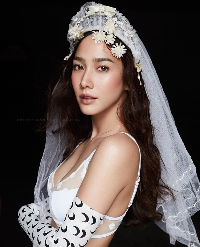 Những mỹ nhân Thái Lan khiến hàng triệu cô gái muốn đổ tiền tỷ để phẫu thuật thẩm mỹ Ảnh 3