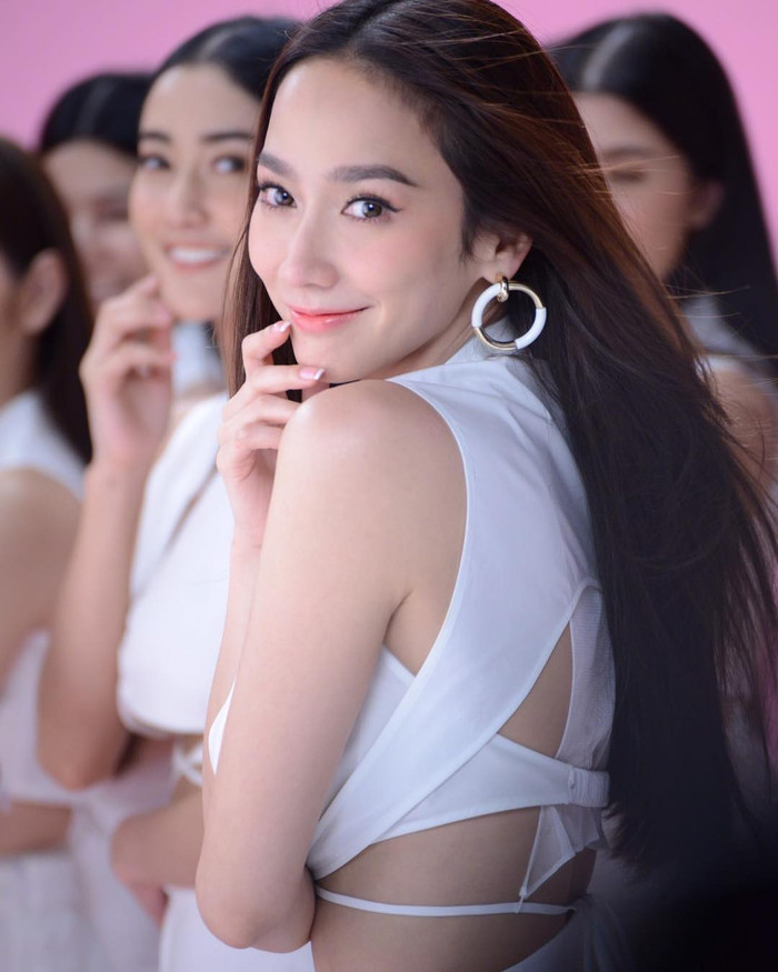 Những mỹ nhân Thái Lan khiến hàng triệu cô gái muốn đổ tiền tỷ để phẫu thuật thẩm mỹ Ảnh 4