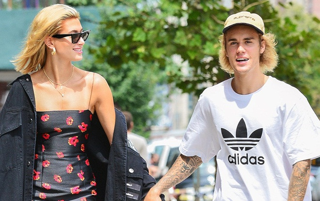 Chuyện lạ lùng của cặp đôi Justin Bieber - Hailey Baldwin: đính hôn hoành tráng, kết hôn (?) trong bí mật! Ảnh 2